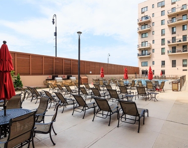100 W Broadway - Photo Thumbnail 9