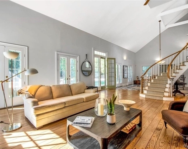619 N Broadway - Photo Thumbnail 5