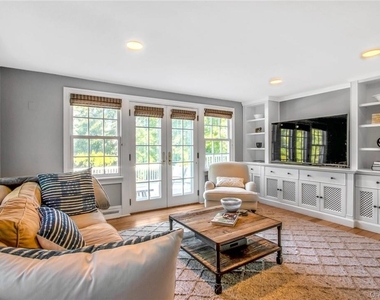 619 N Broadway - Photo Thumbnail 7