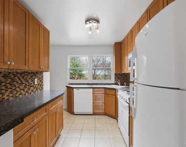 25 Woodland Terrace Court - Photo Thumbnail 3