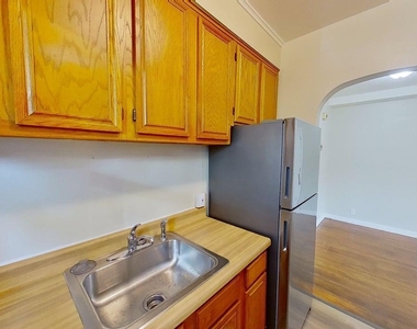 31 Parkwood Street - Photo Thumbnail 13