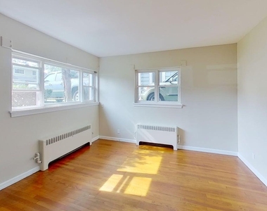 31 Parkwood Street - Photo Thumbnail 33