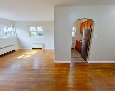31 Parkwood Street - Photo Thumbnail 4
