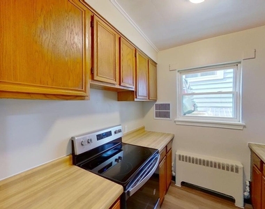 31 Parkwood Street - Photo Thumbnail 10