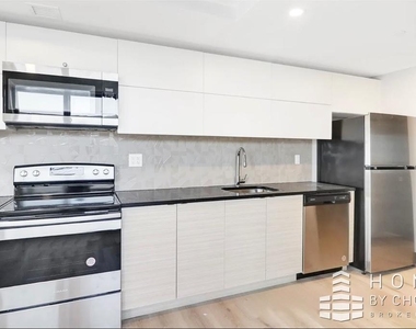88 Linden Boulevard - Photo Thumbnail 2