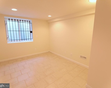 1852 N Willington Street - Photo Thumbnail 5