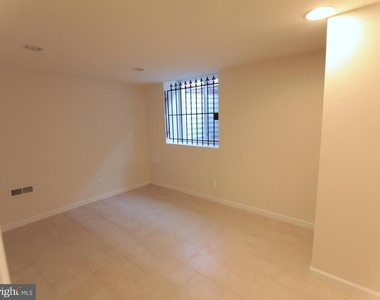1852 N Willington Street - Photo Thumbnail 8