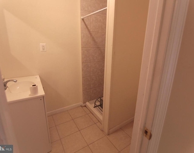 1852 N Willington Street - Photo Thumbnail 2