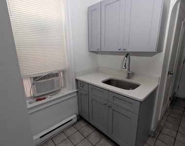5205 N 5th Street - Photo Thumbnail 1