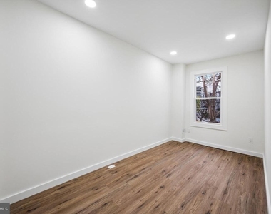 1702 N Stillman Street - Photo Thumbnail 7