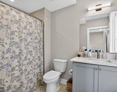 6712 Ridge Avenue - Photo Thumbnail 11