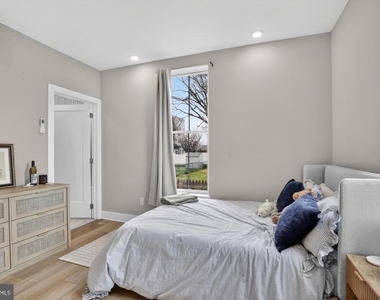 6712 Ridge Avenue - Photo Thumbnail 8