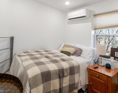 212 Catharine Street - Photo Thumbnail 7