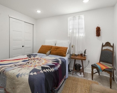 212 Catharine Street - Photo Thumbnail 11