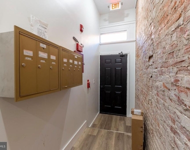 212 Catharine Street - Photo Thumbnail 14