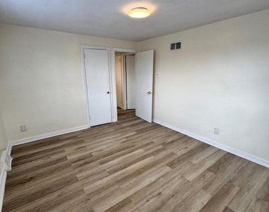 7972 Forrest Avenue - Photo Thumbnail 6