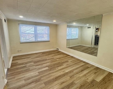 7972 Forrest Avenue - Photo Thumbnail 2