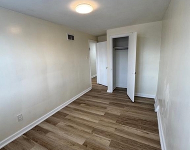 7972 Forrest Avenue - Photo Thumbnail 9
