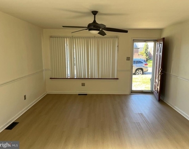 509 Larkspur Street - Photo Thumbnail 3