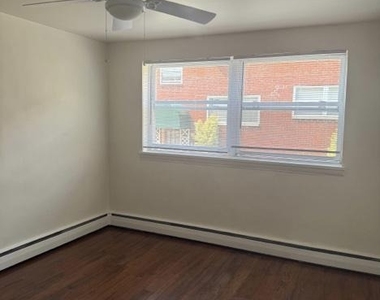 901 E Pleasant Avenue - Photo Thumbnail 3