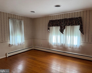 1018 Lancaster Pike - Photo Thumbnail 8
