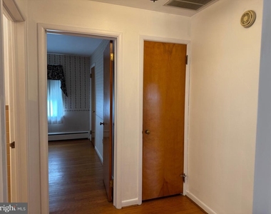 1018 Lancaster Pike - Photo Thumbnail 7