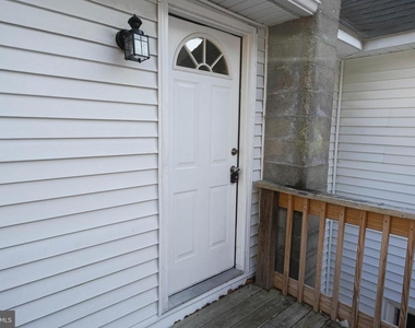 231 Newton Street - Photo Thumbnail 4