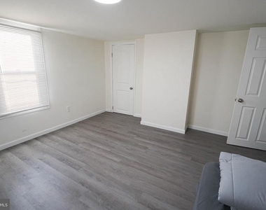 231 Newton Street - Photo Thumbnail 16