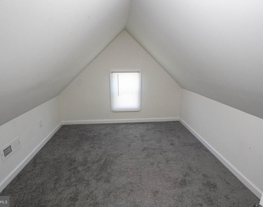 231 Newton Street - Photo Thumbnail 10