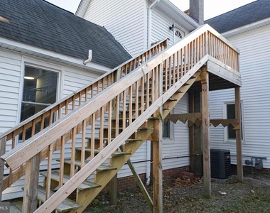 231 Newton Street - Photo Thumbnail 2