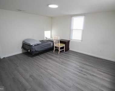231 Newton Street - Photo Thumbnail 14