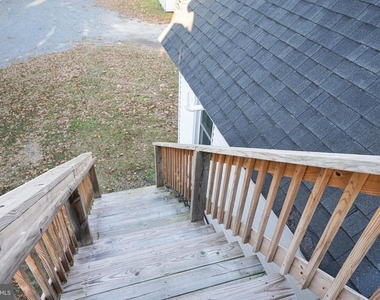 231 Newton Street - Photo Thumbnail 3