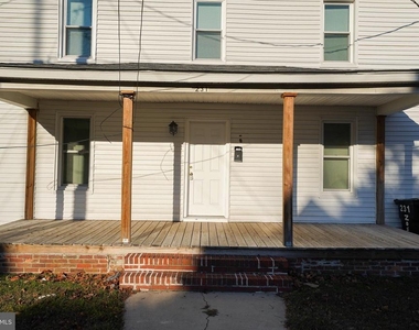 231 Newton Street - Photo Thumbnail 3