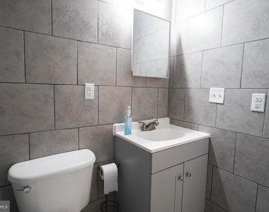 231 Newton Street - Photo Thumbnail 17