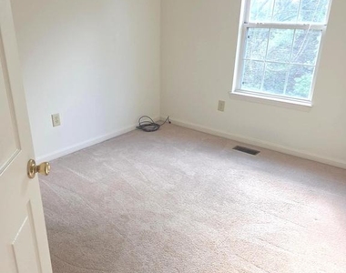 20319 Kellys Lane - Photo Thumbnail 5