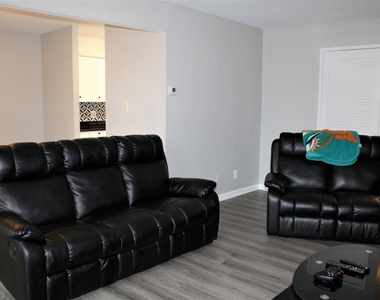 10780 Green Mountain Circle - Photo Thumbnail 10