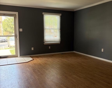 6662 Ducketts Lane - Photo Thumbnail 5