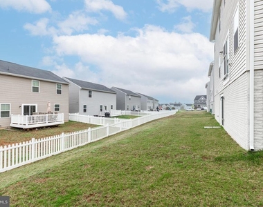 112 Sherman Way - Photo Thumbnail 47
