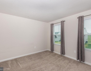 112 Sherman Way - Photo Thumbnail 32