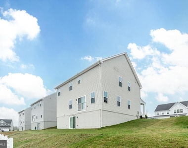 112 Sherman Way - Photo Thumbnail 46