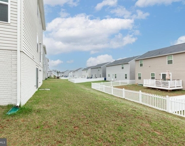 112 Sherman Way - Photo Thumbnail 44