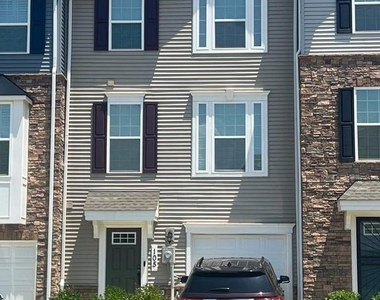 105 Caswell Drive - Photo Thumbnail 2
