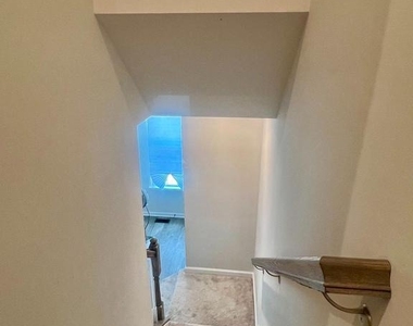 105 Caswell Drive - Photo Thumbnail 12