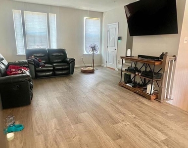 105 Caswell Drive - Photo Thumbnail 8
