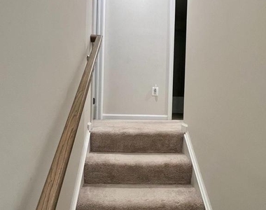 105 Caswell Drive - Photo Thumbnail 11