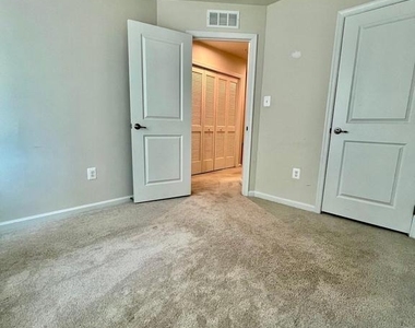 105 Caswell Drive - Photo Thumbnail 28