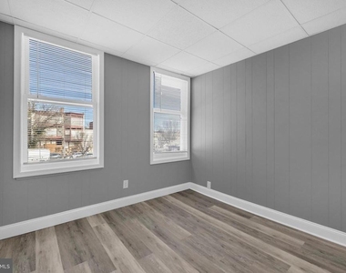 1725 Hollins Street - Photo Thumbnail 4