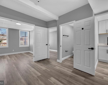 1725 Hollins Street - Photo Thumbnail 2