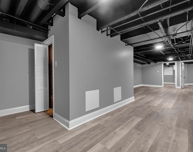 1725 Hollins Street - Photo Thumbnail 8