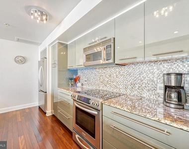 675 President Street - Photo Thumbnail 7
